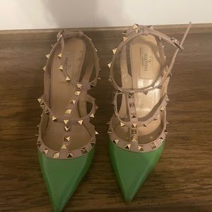 Green Valentino Rockstud Caged 100